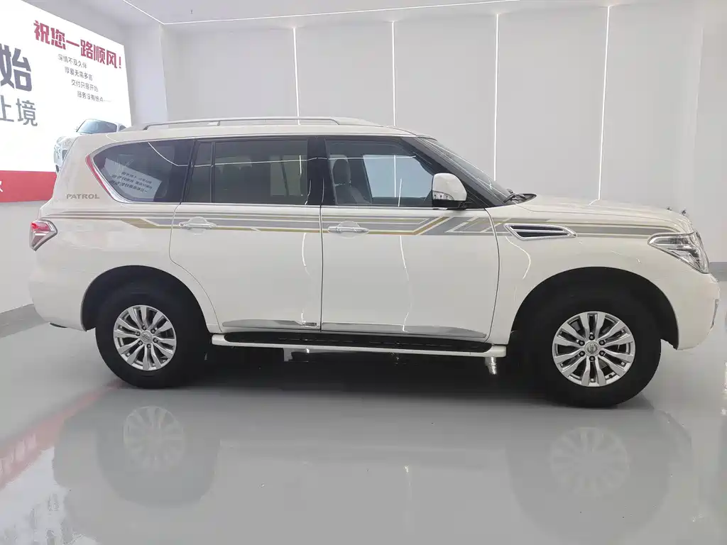 Nissan Patrol — миниатюра 4
