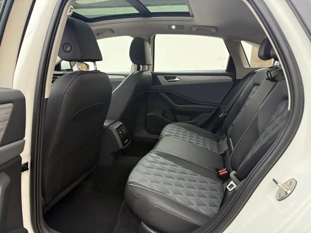 Volkswagen Sagitar — миниатюра 8