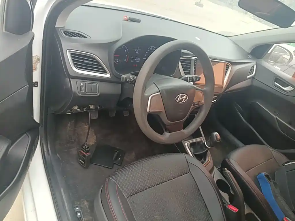 Hyundai Verna — миниатюра 10