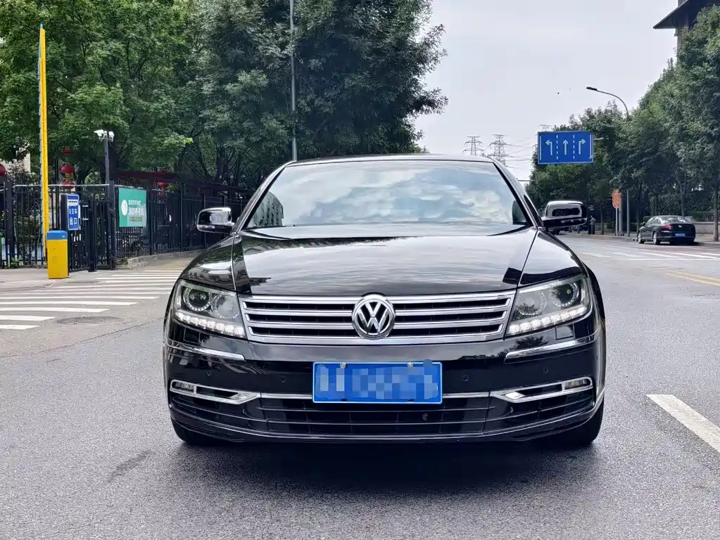 Volkswagen Phaeton 3.6L V6 4 seats Extended Individual Edition, фото 2