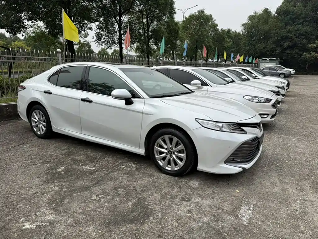 Toyota Camry — миниатюра 4