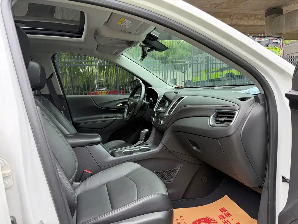 Chevrolet Equinox — миниатюра 10