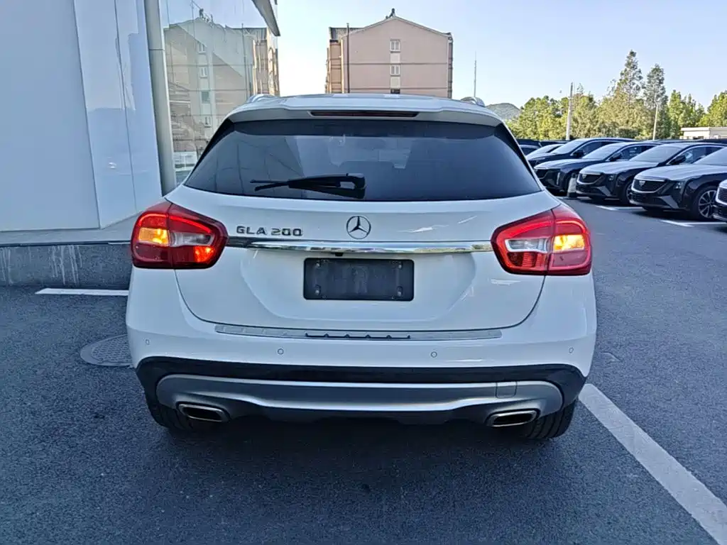 Mercedes-Benz GLA — миниатюра 6