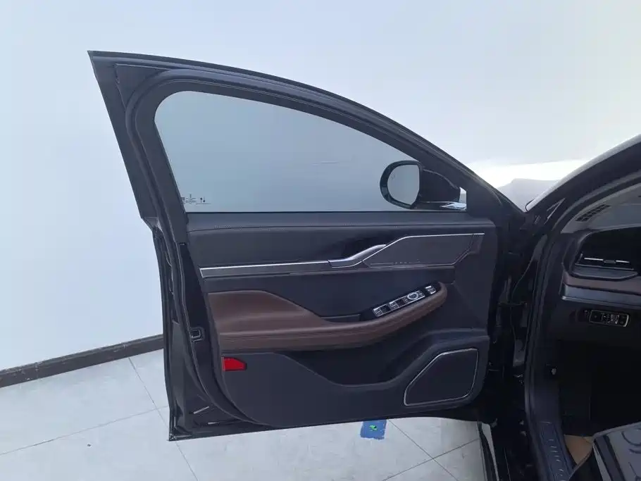 Lincoln Z — миниатюра 7