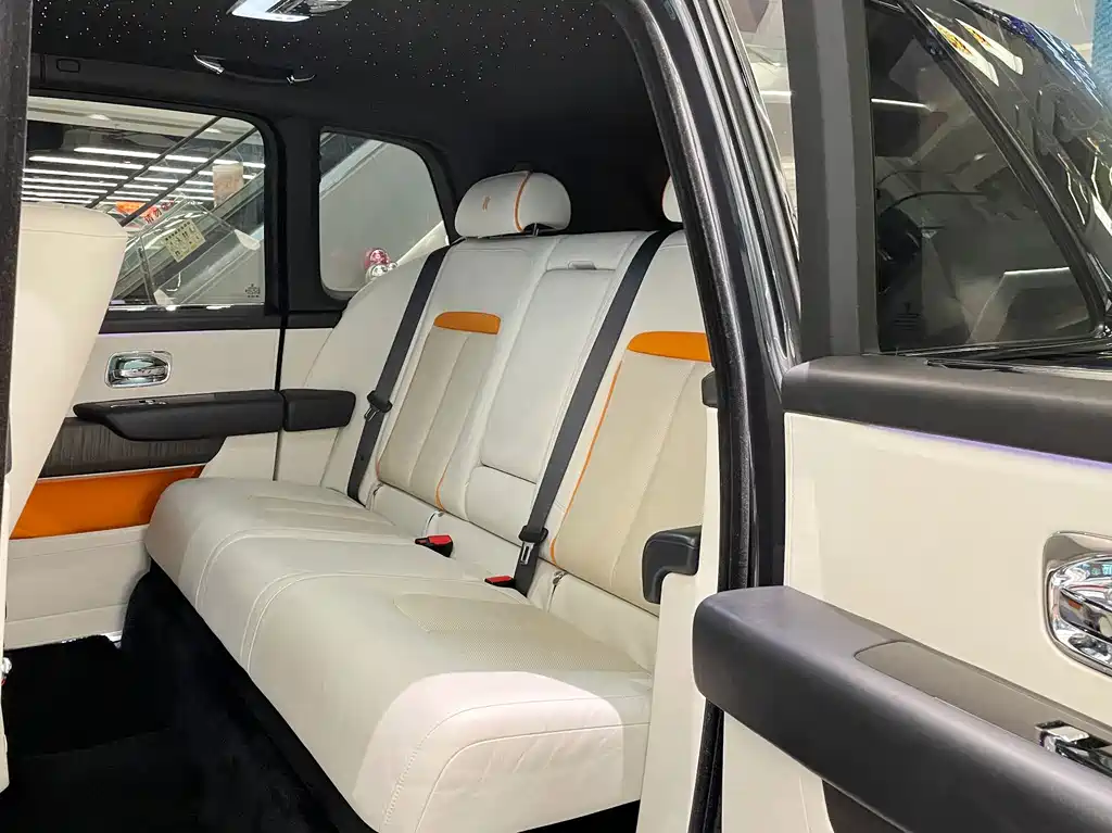 Rolls-Royce Cullinan — миниатюра 19