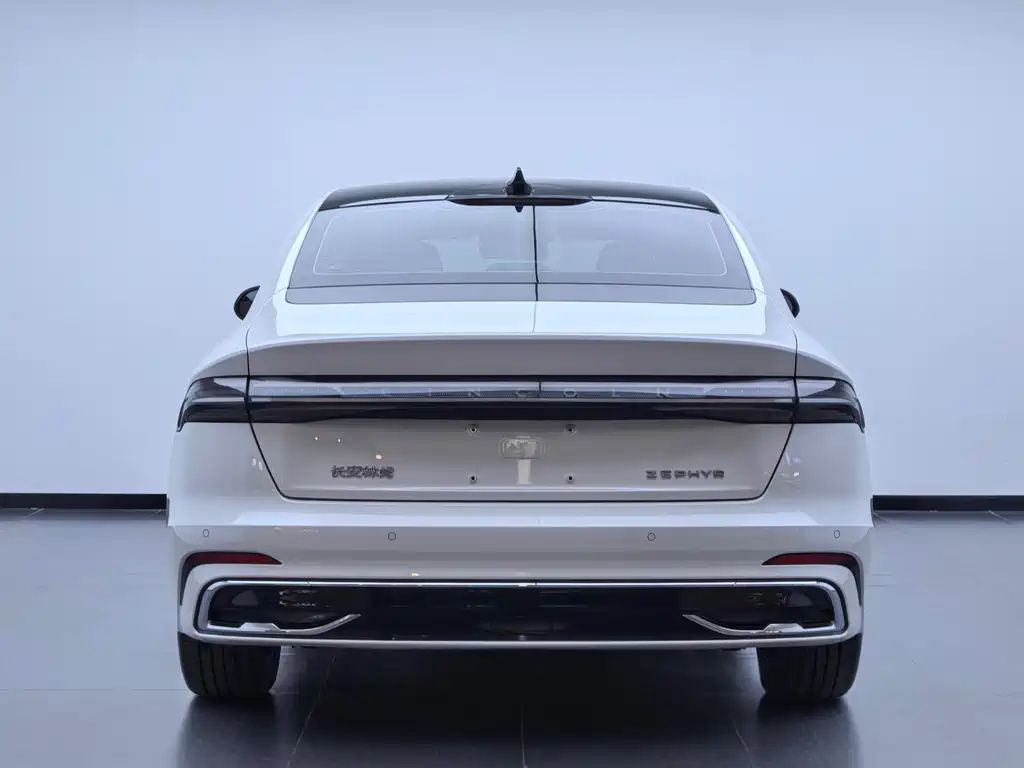Lincoln Z 2022 i