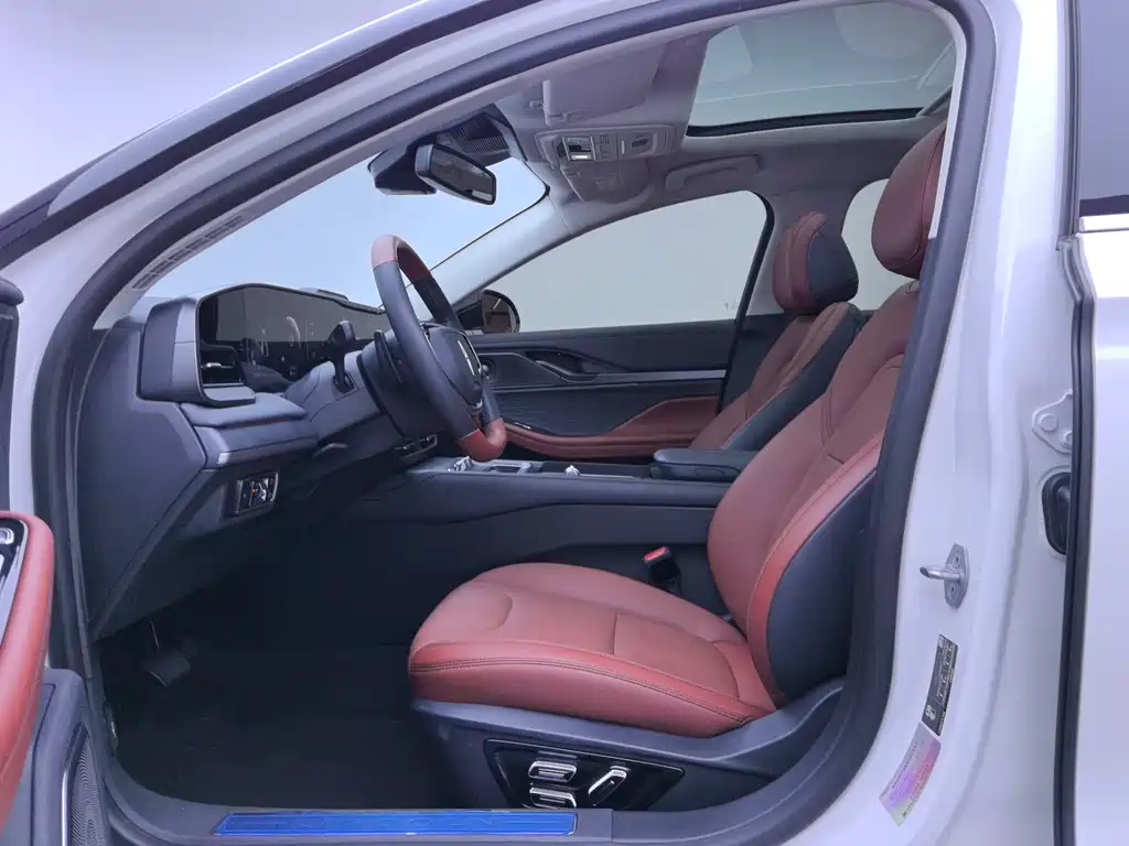 Lincoln Z 2022 i