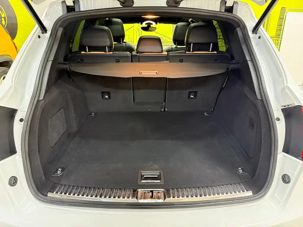 Porsche Cayenne — миниатюра 10