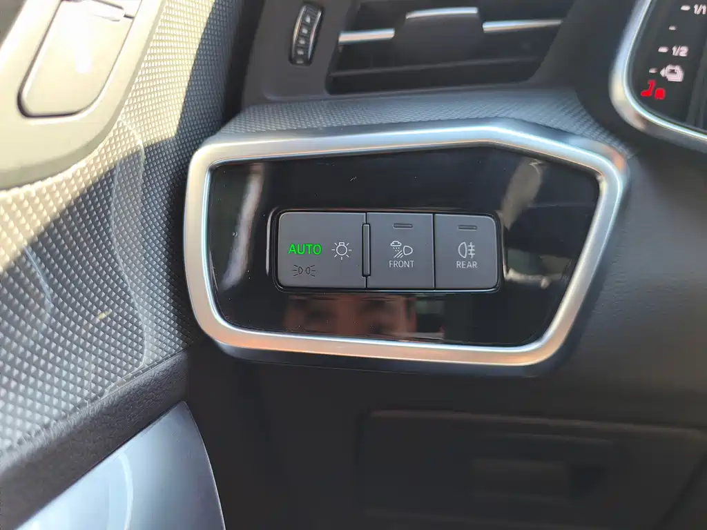 Audi A6L New Energy — миниатюра 31