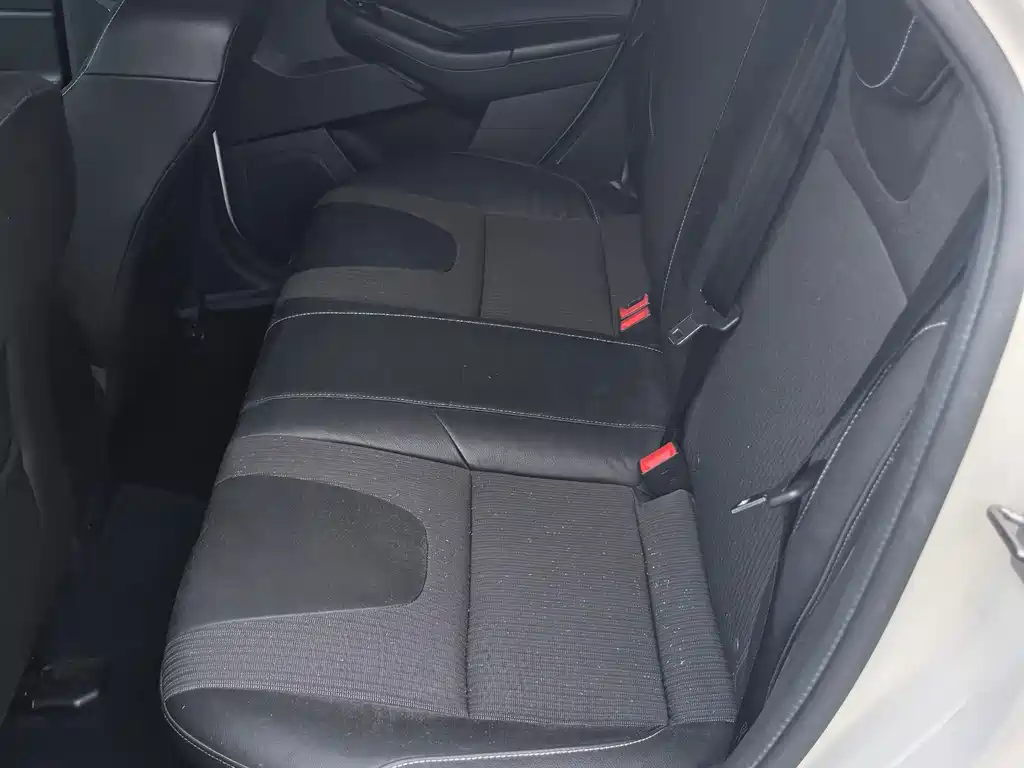 Ford Focus 2012 1.6L AT