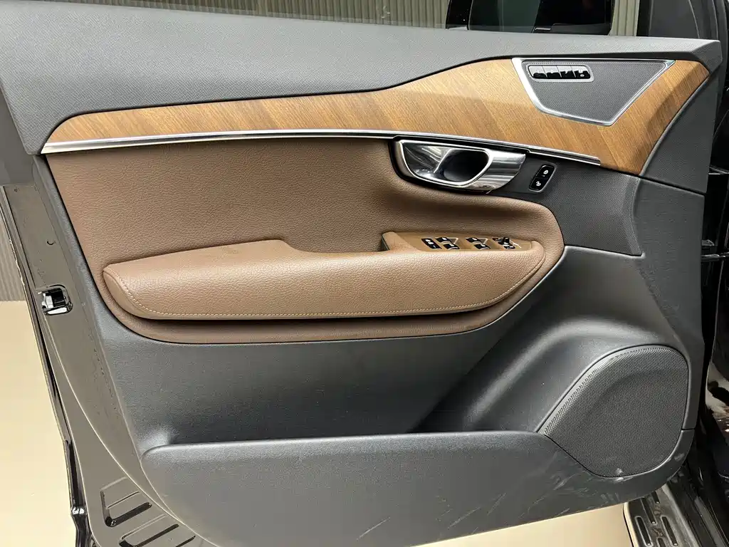 Volvo XC90 — миниатюра 14