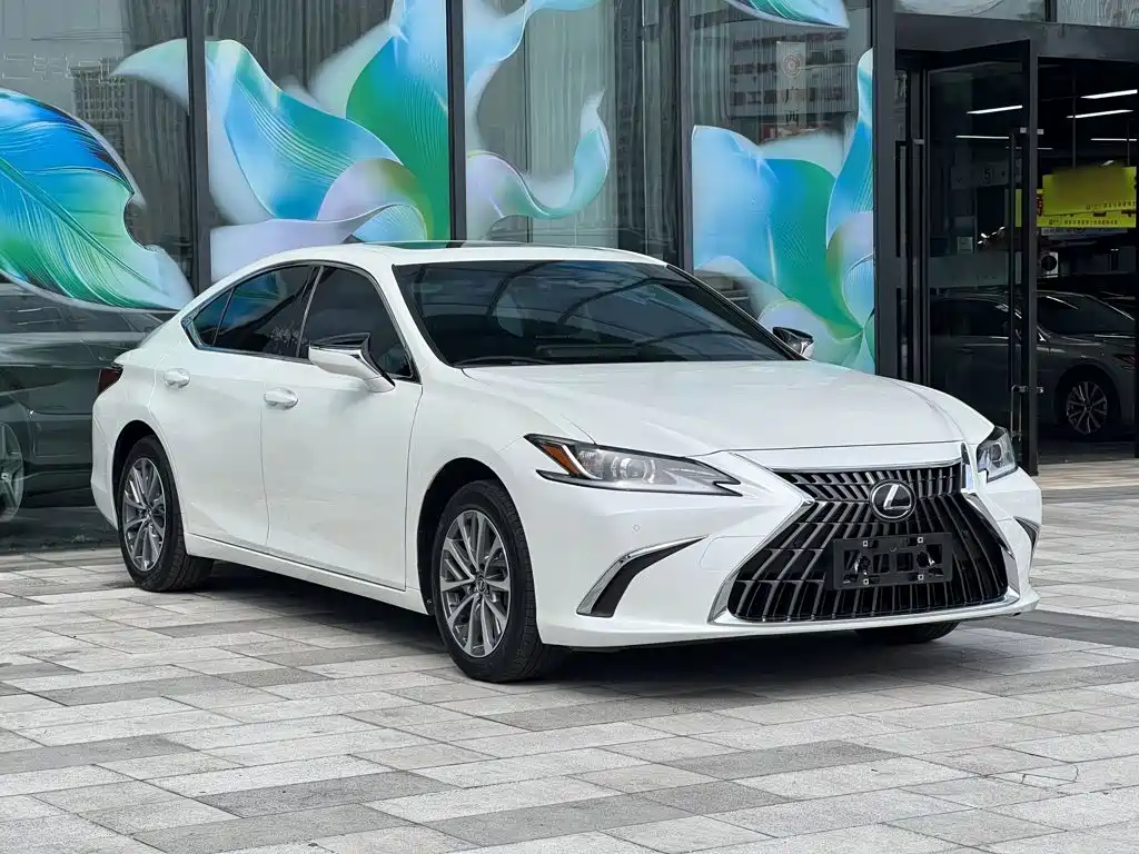 Lexus ES — миниатюра 5