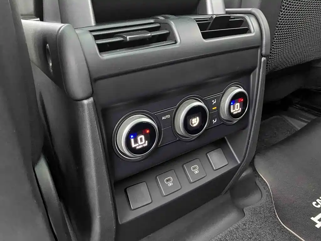 Land Rover Defender — миниатюра 20