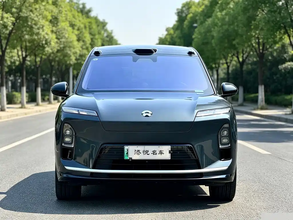 NIO ES8