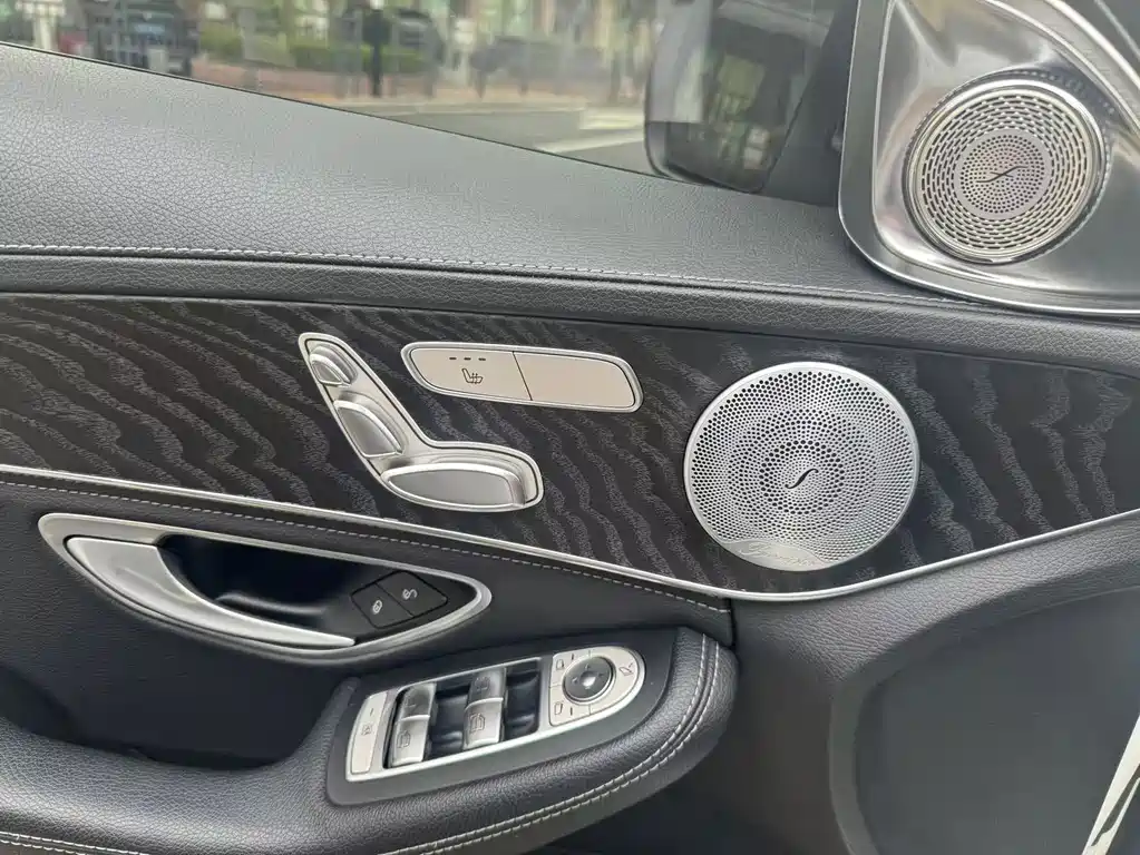 Mercedes-Benz C-Class — миниатюра 8