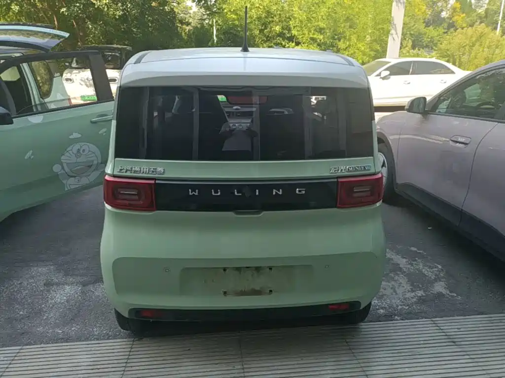 Wuling MINIEV — миниатюра 6
