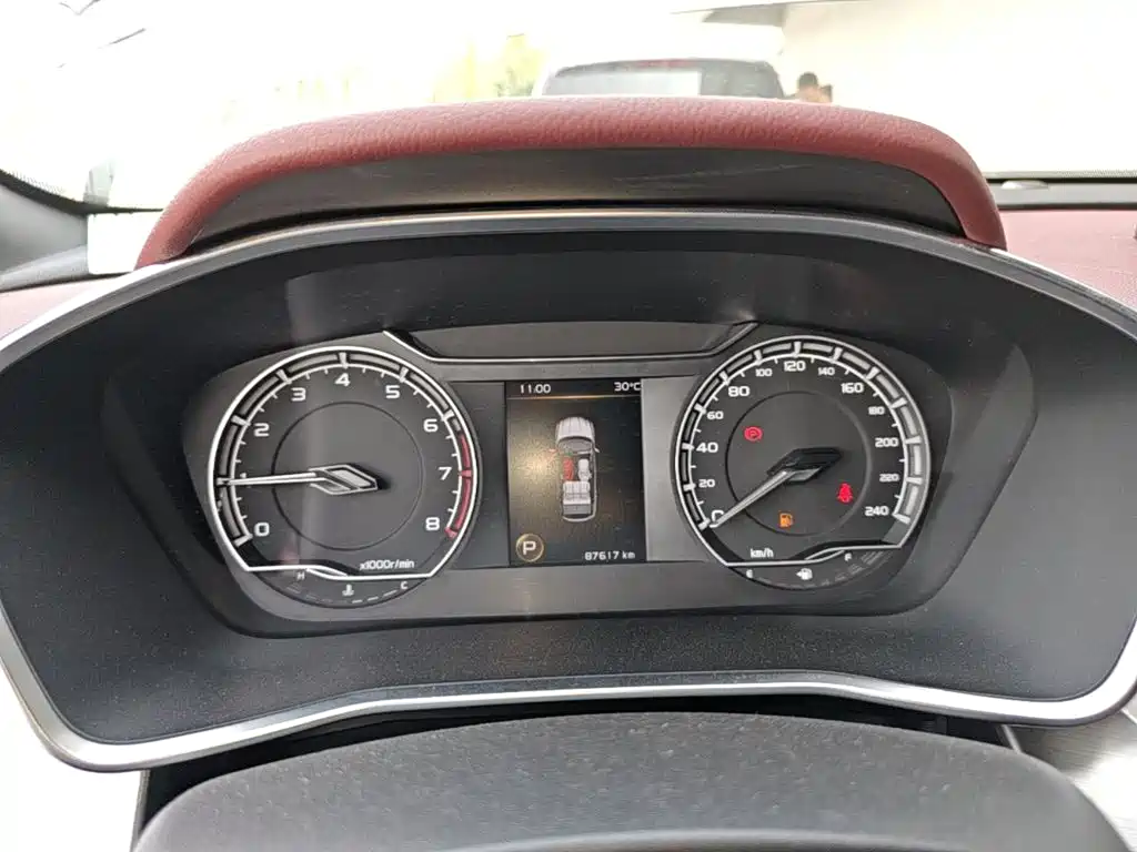 Geely Binyue — миниатюра 12