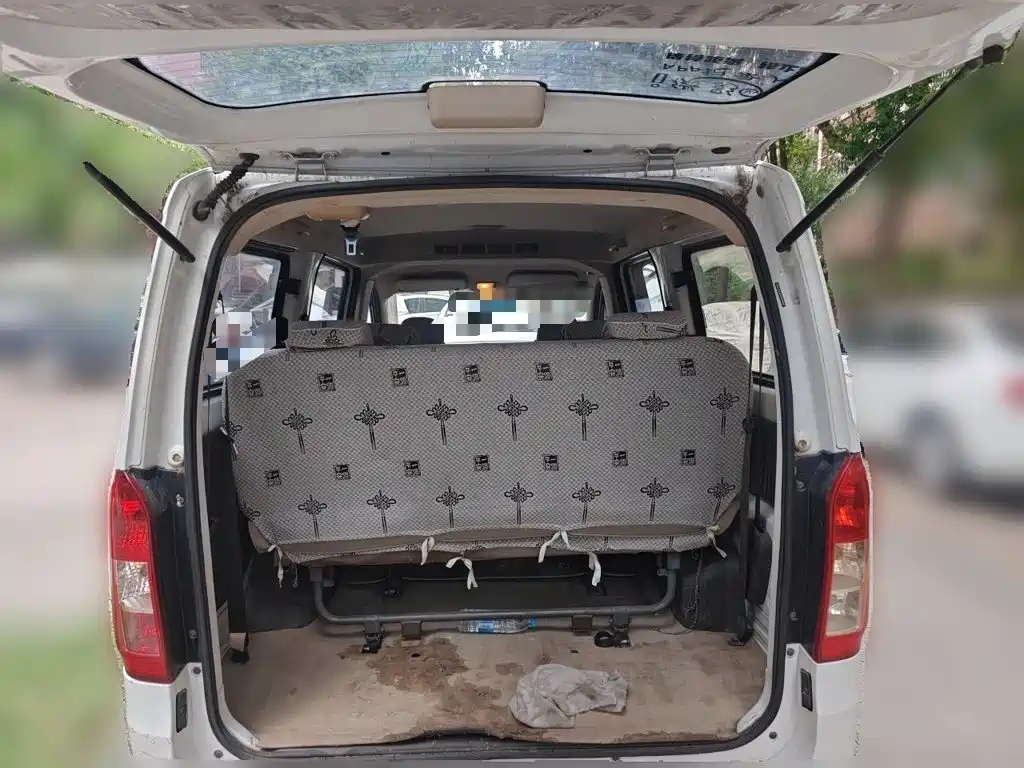 Wuling Rongguang V — миниатюра 20