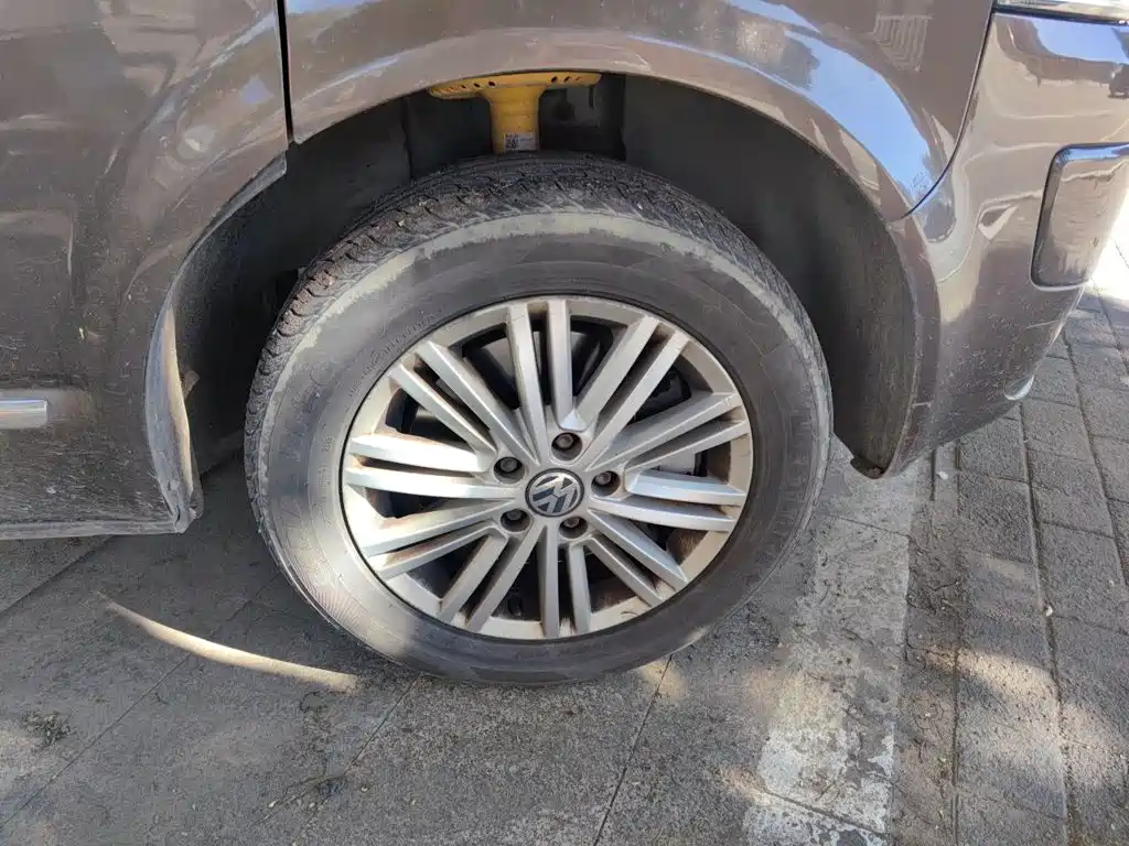Volkswagen Multivan — миниатюра 8