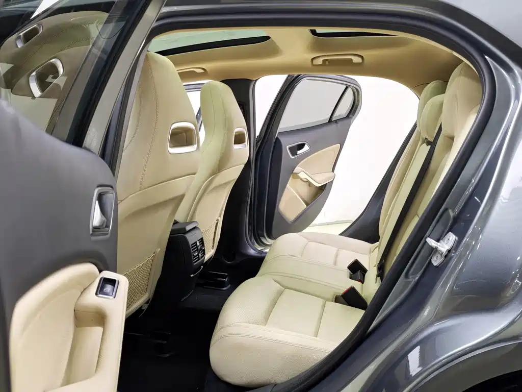 Mercedes-Benz GLA — миниатюра 11