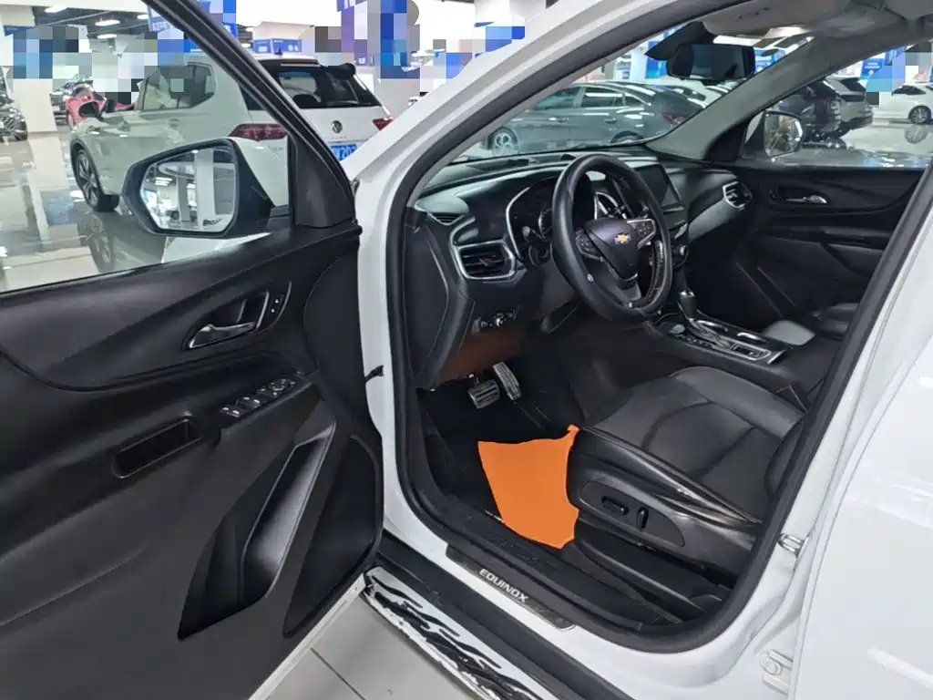 Chevrolet Equinox — миниатюра 16