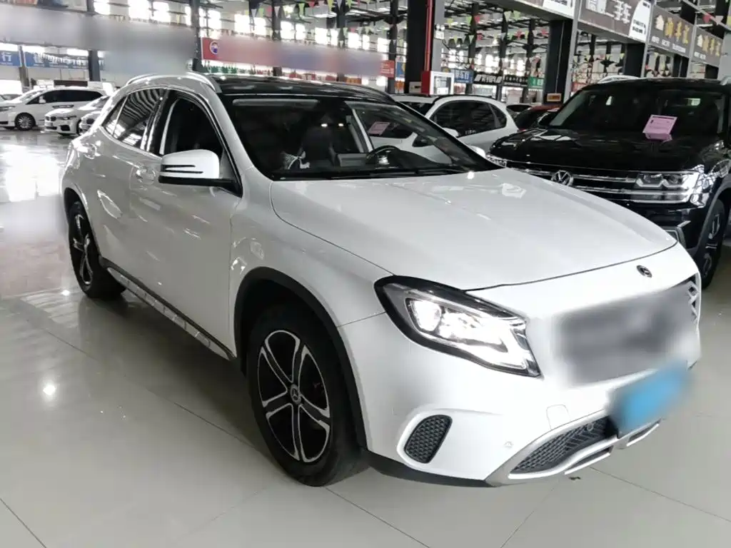 Mercedes-Benz GLA 2018 GLA 200 Fashion
