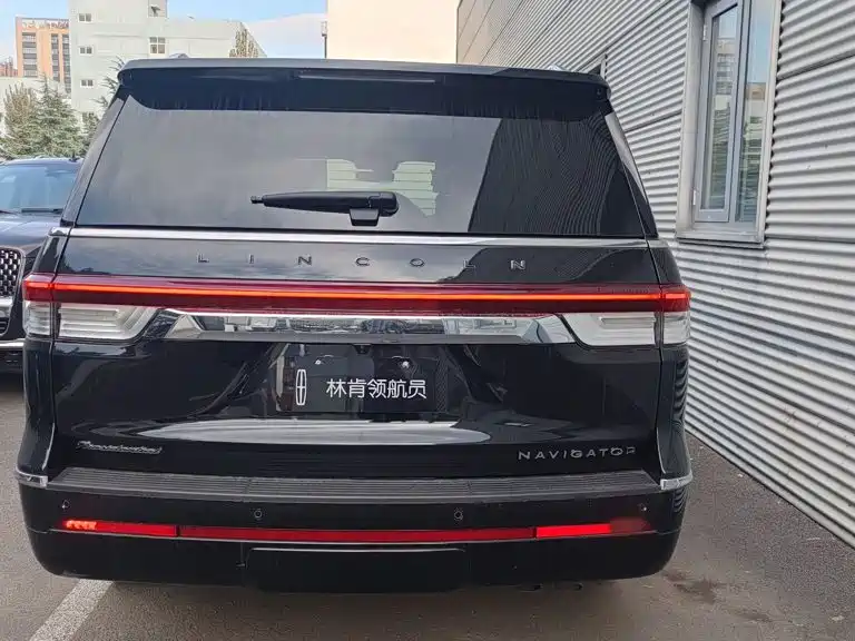 Lincoln Navigator — миниатюра 6
