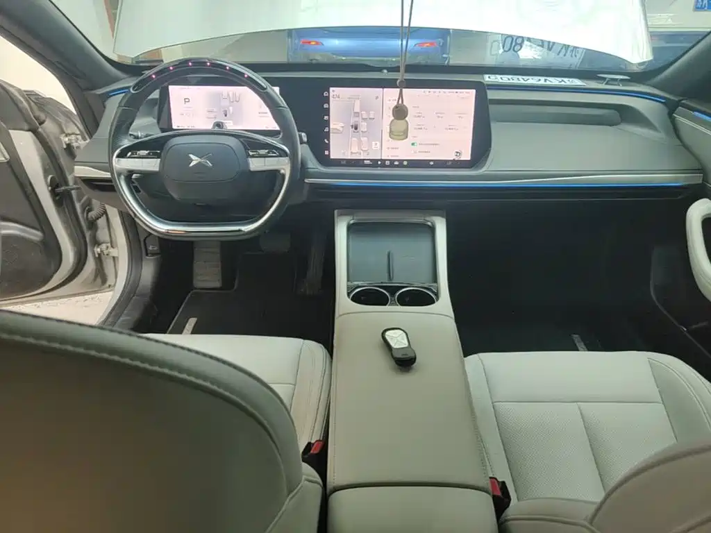 XPeng P7 — миниатюра 10