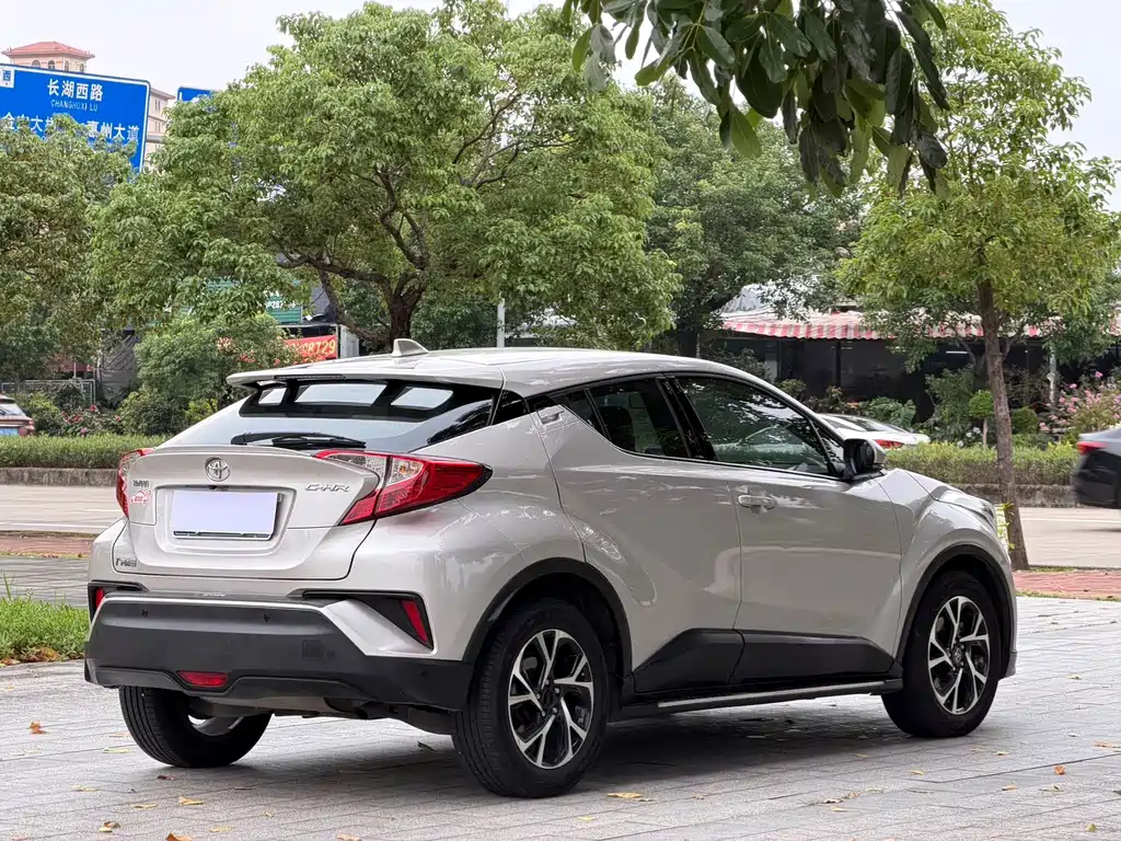 Toyota C-HR — миниатюра 7