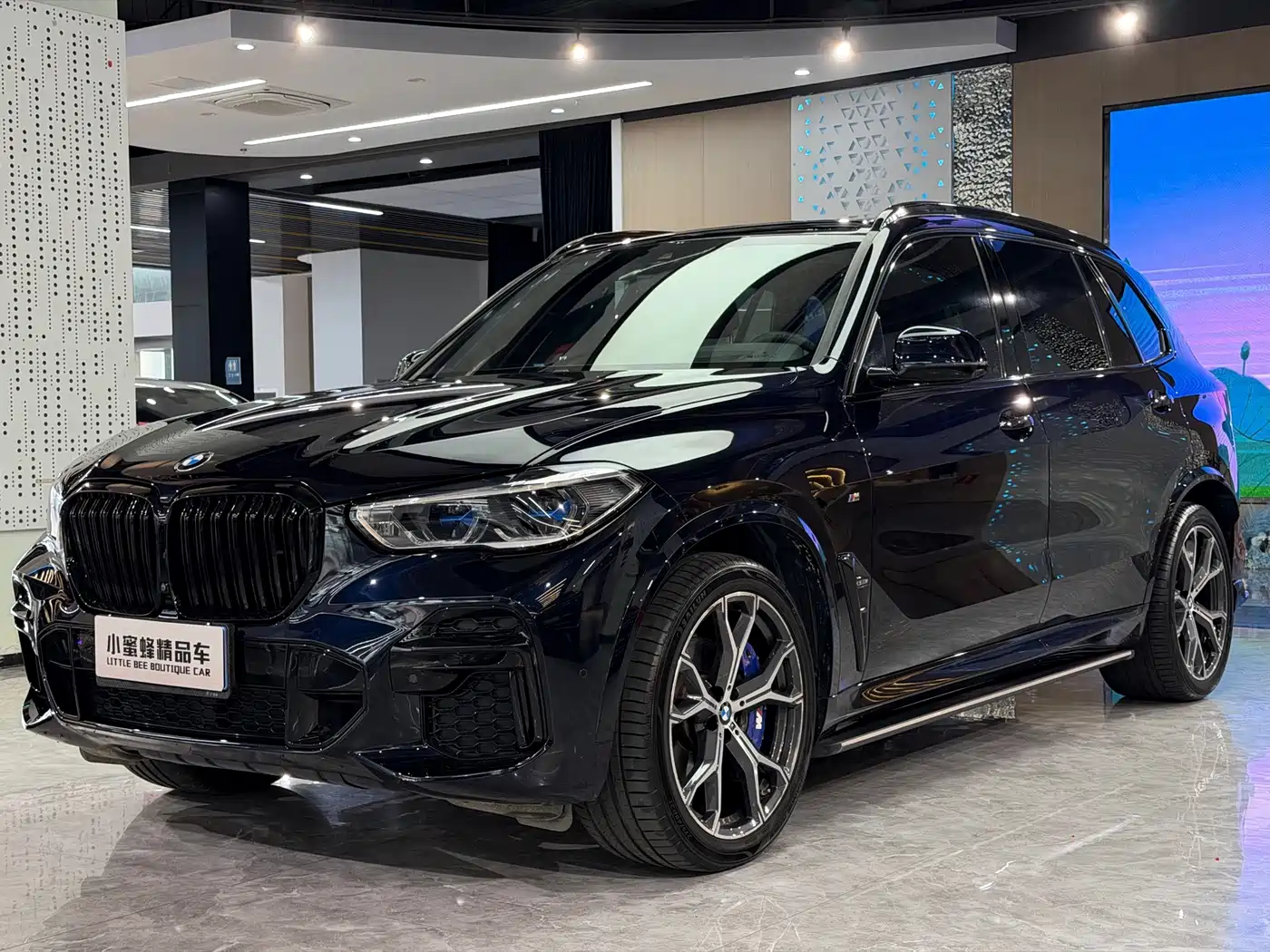 宝马X5 2022款 改款 xDrive 40Li M运动套装 2023
