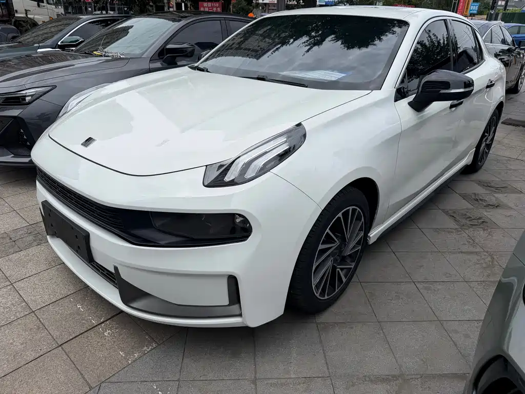 Купить Lynk & Co 03