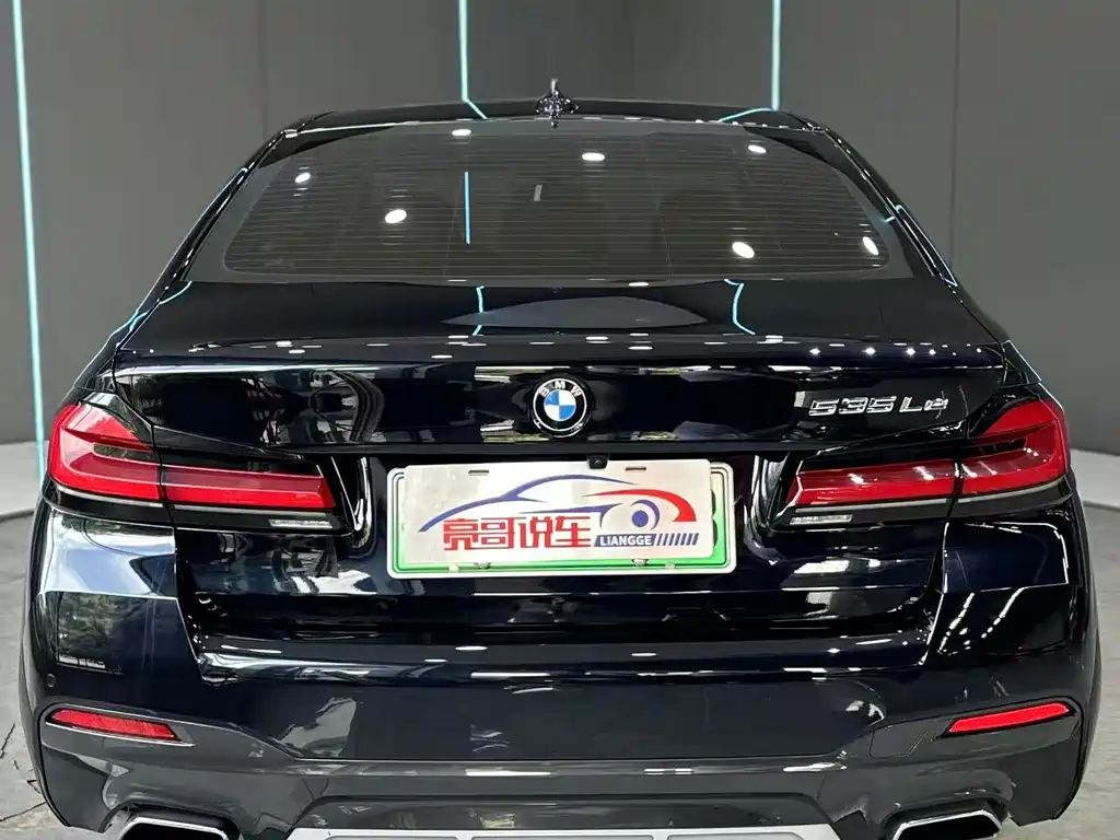BMW 5 Series New Energy — миниатюра 7