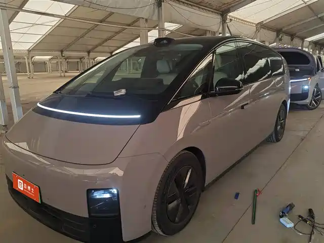 Li Auto IDEAL MEGA 2024