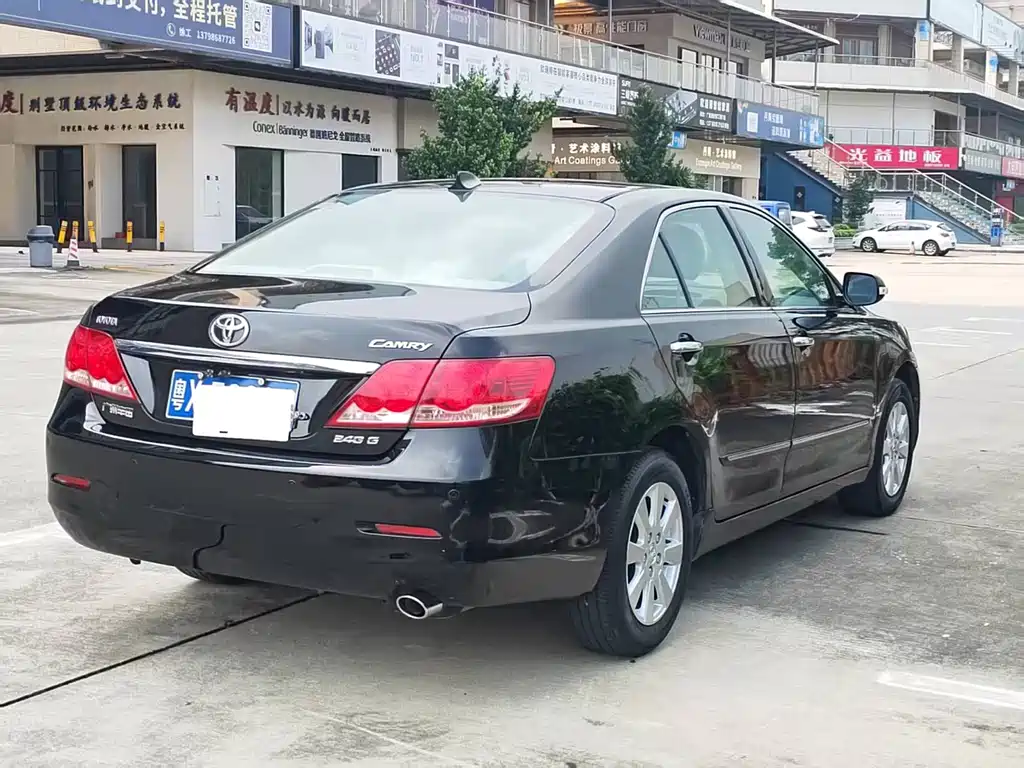 Toyota Camry — миниатюра 7