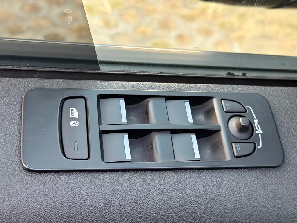 LAND ROVER DISCOVER SPORTS