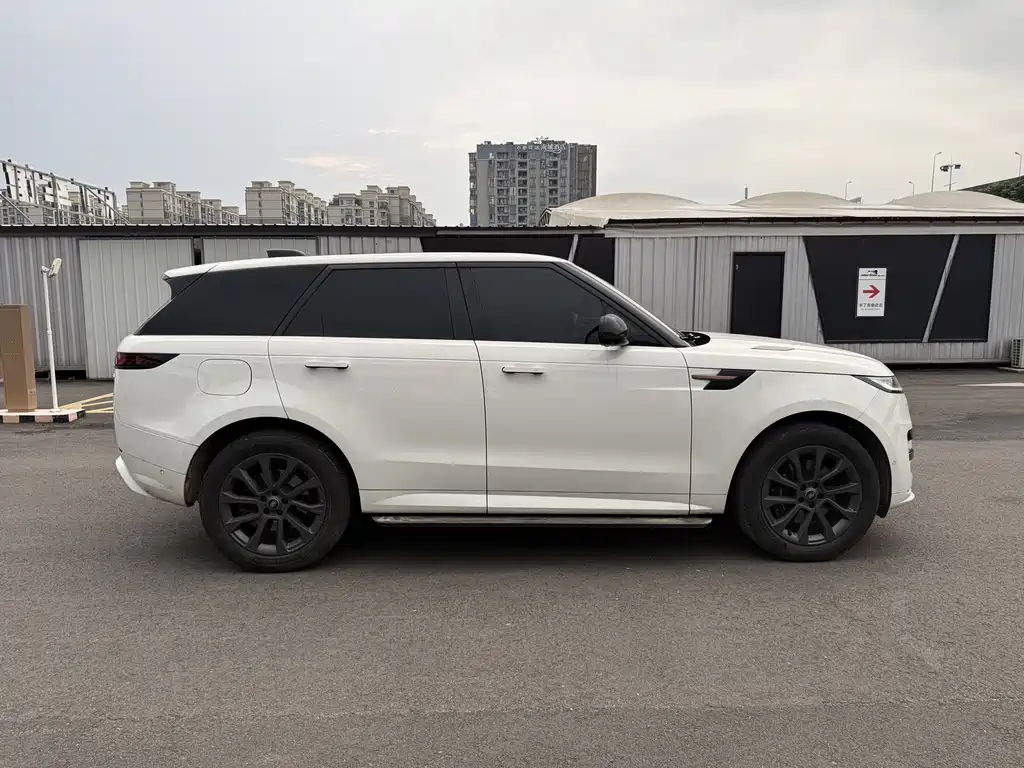 Land Rover Range Rover Sport 2024 400PS Dynamic SE