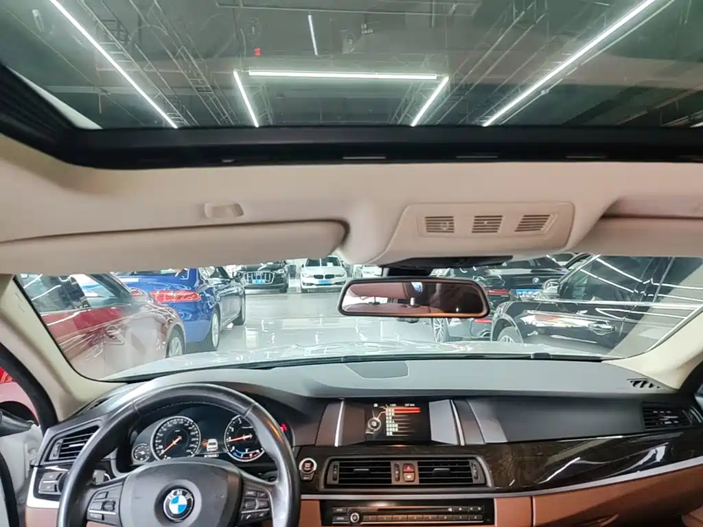 BMW 5 Series — миниатюра 18