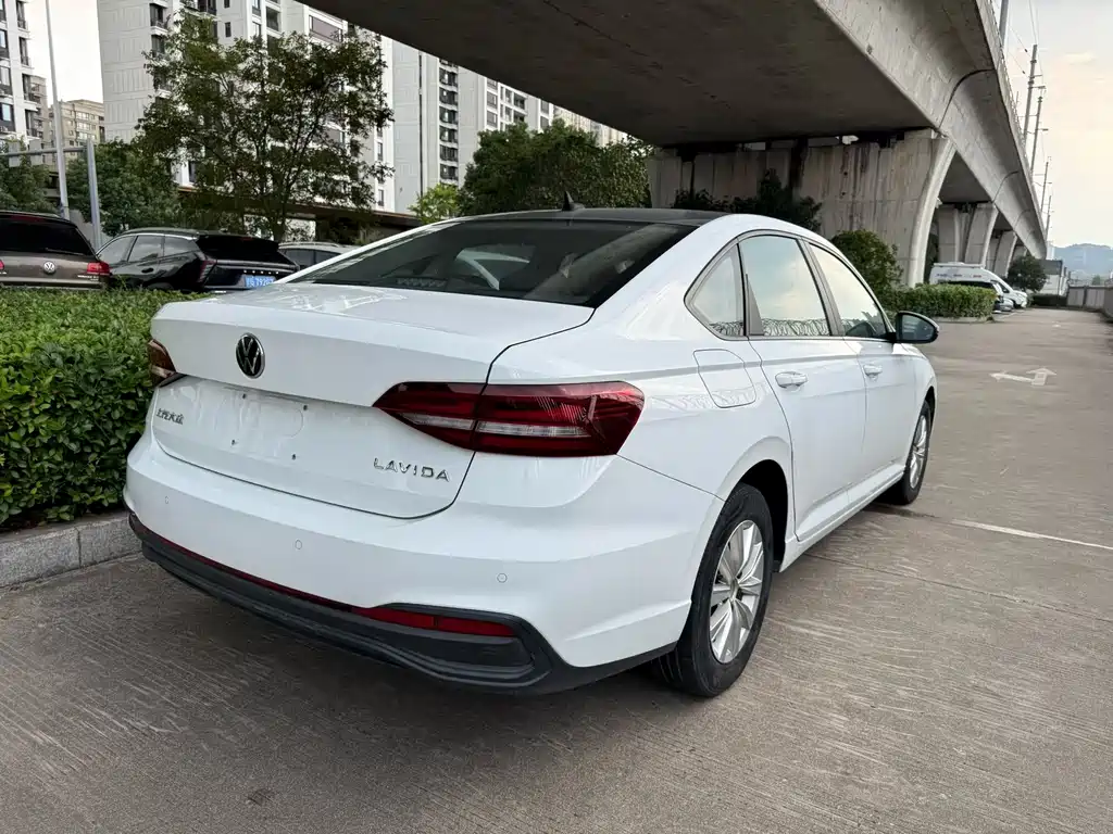 Volkswagen Lavida — миниатюра 8