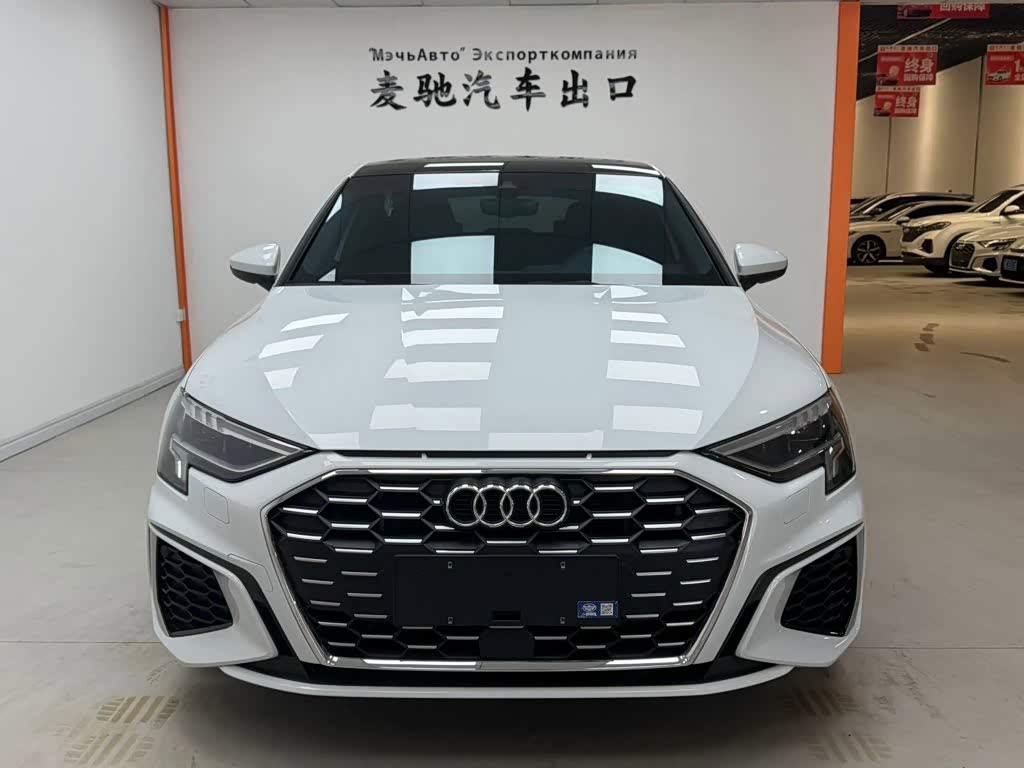 Audi A3 1.4 л 2023 г. Белый, пробег 31000 км