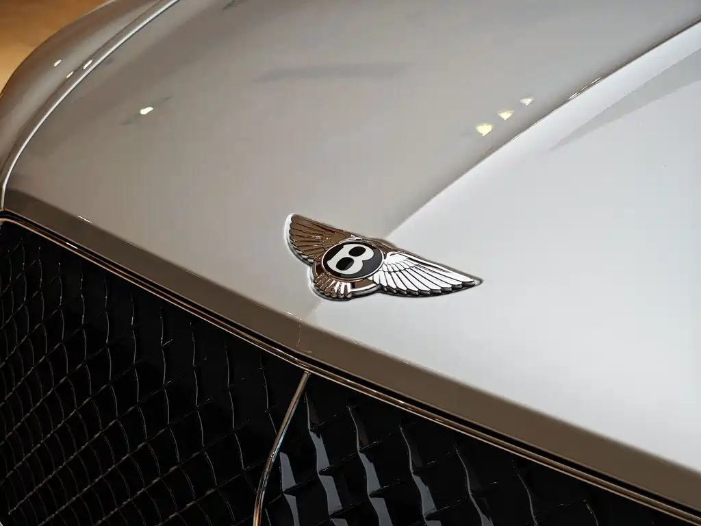 Bentley Bentayga — миниатюра 11