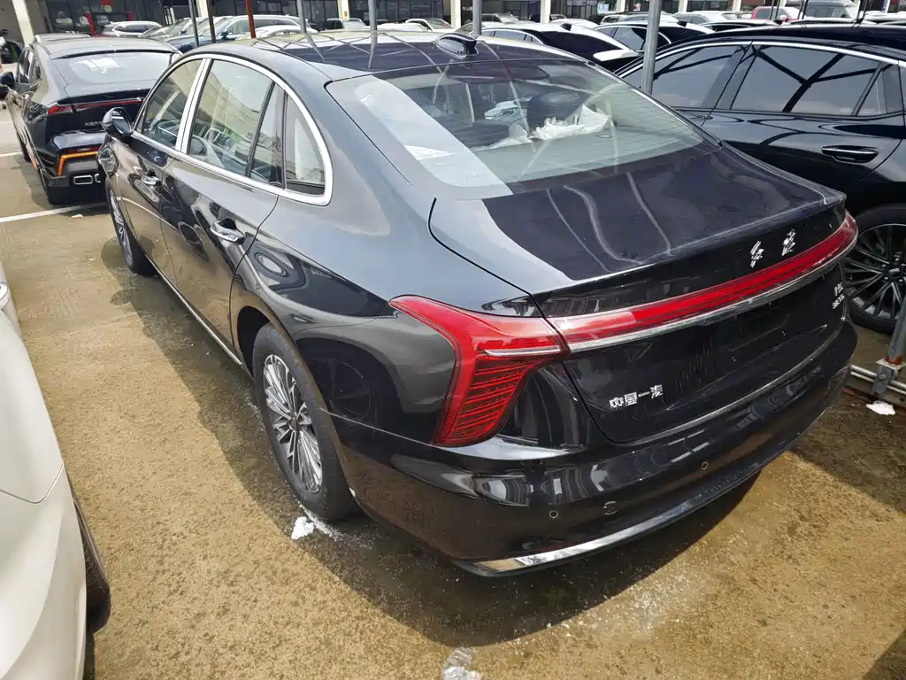 Hongqi Hongqi H5 — миниатюра 15