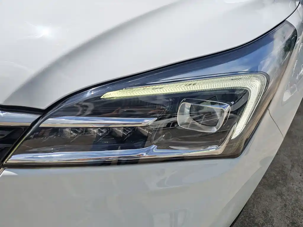Buick Envision Plus — миниатюра 13