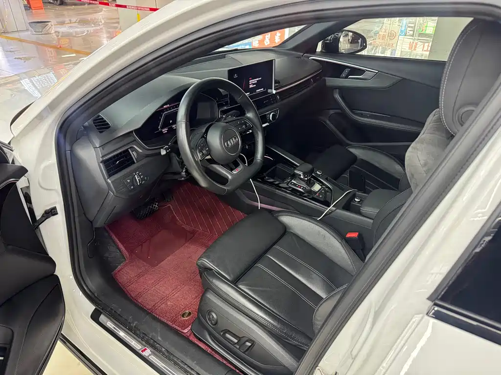 Audi A4L 2023 40 TFSI quattro Luxury