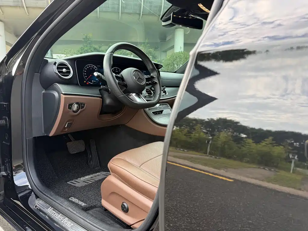 Mercedes-Benz E-Class — миниатюра 8