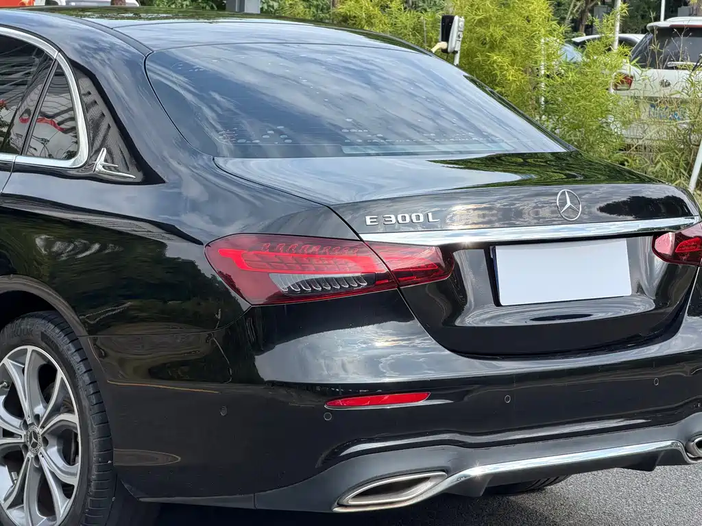 Mercedes-Benz E-Class — миниатюра 19