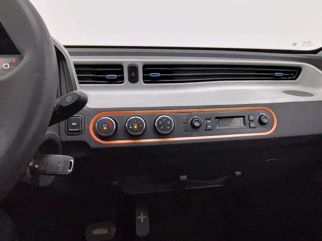 Wuling MINIEV — миниатюра 12