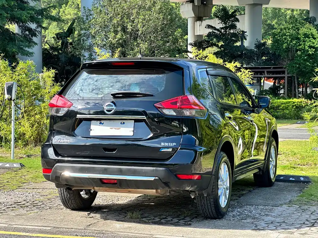 Nissan X-Trail — миниатюра 18