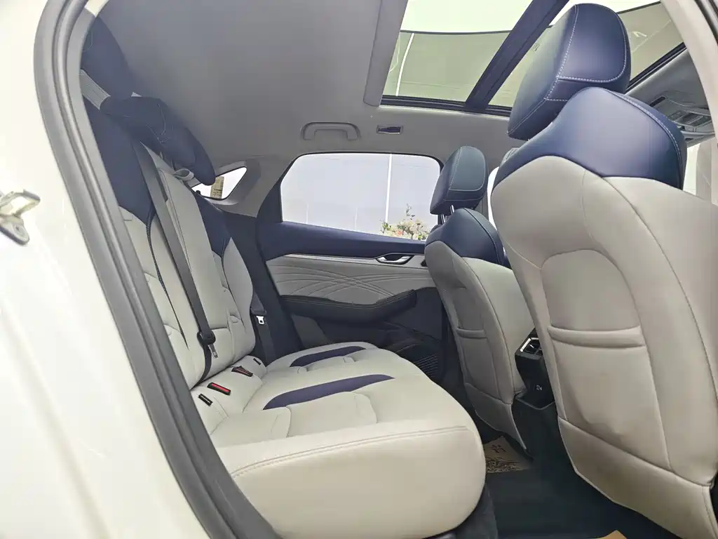 GEELY AUTOMOBILE XINGRUI