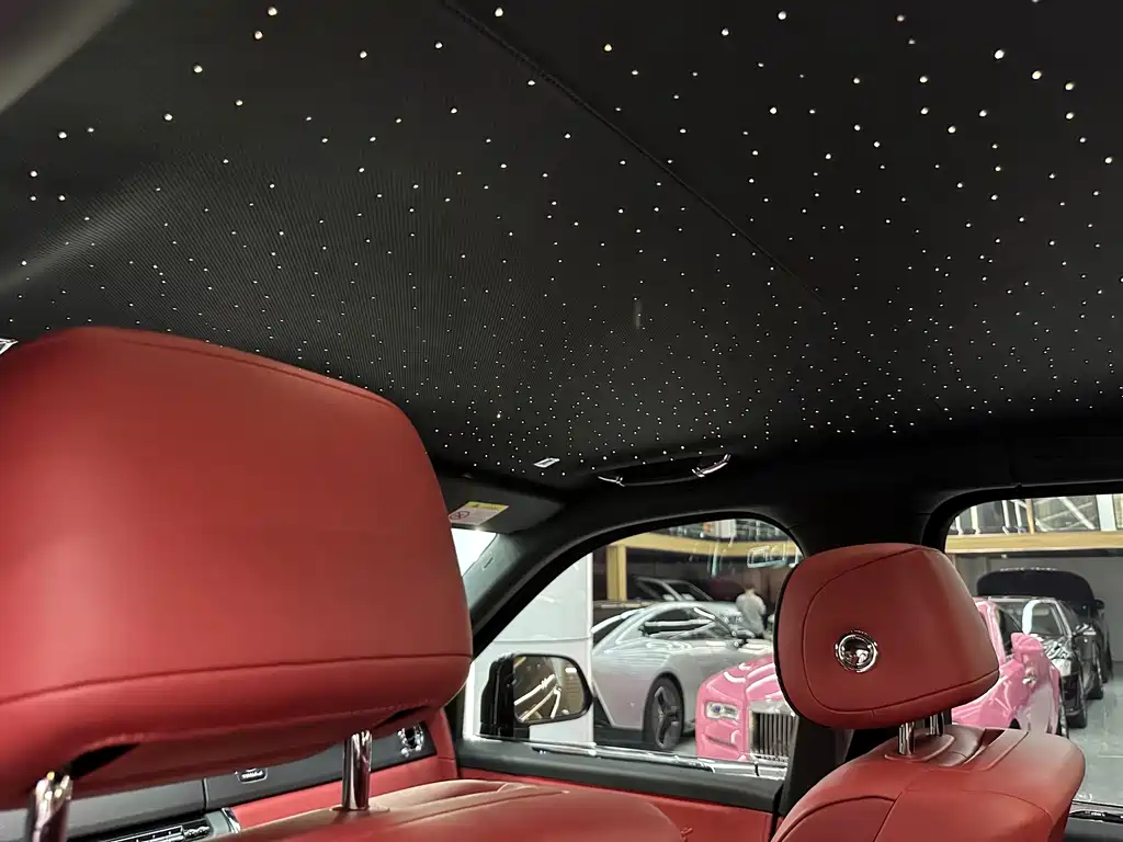 Rolls-Royce Cullinan — миниатюра 12