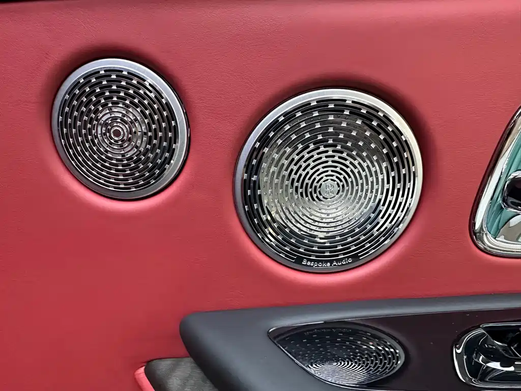 Rolls-Royce Cullinan — миниатюра 15